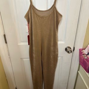 NEW VELVET JUMPSUIT